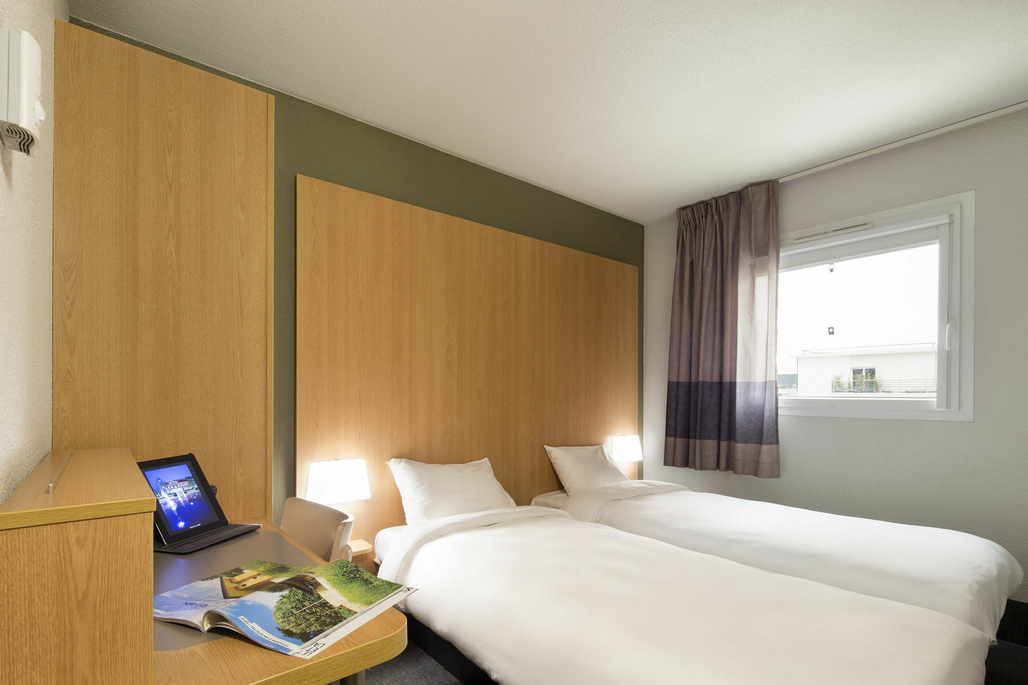Hotel Inn Design Montluçon מראה חיצוני תמונה